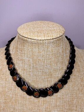 Vintage Black Floral Transferwear Accent Resin Graduated Round Disk Necklace